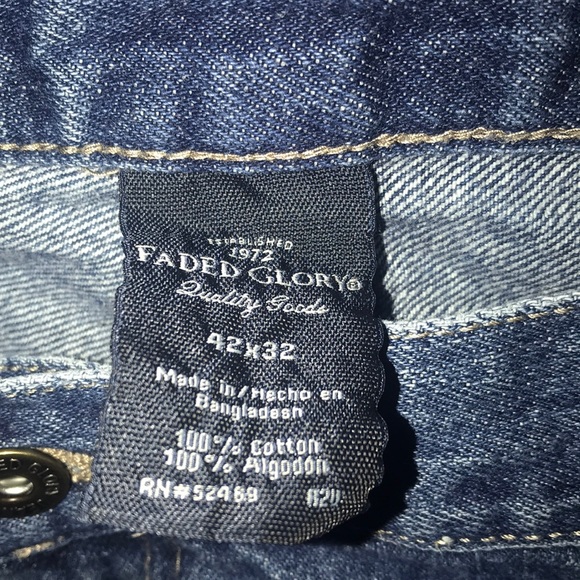 Jeans - Picture 3 of 4